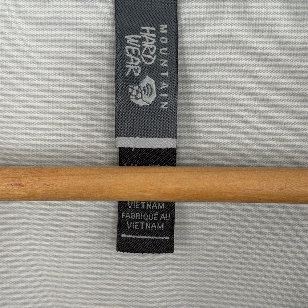 Mountain Hardware Light Gray Button-Up Shirt. XL.… - image 7